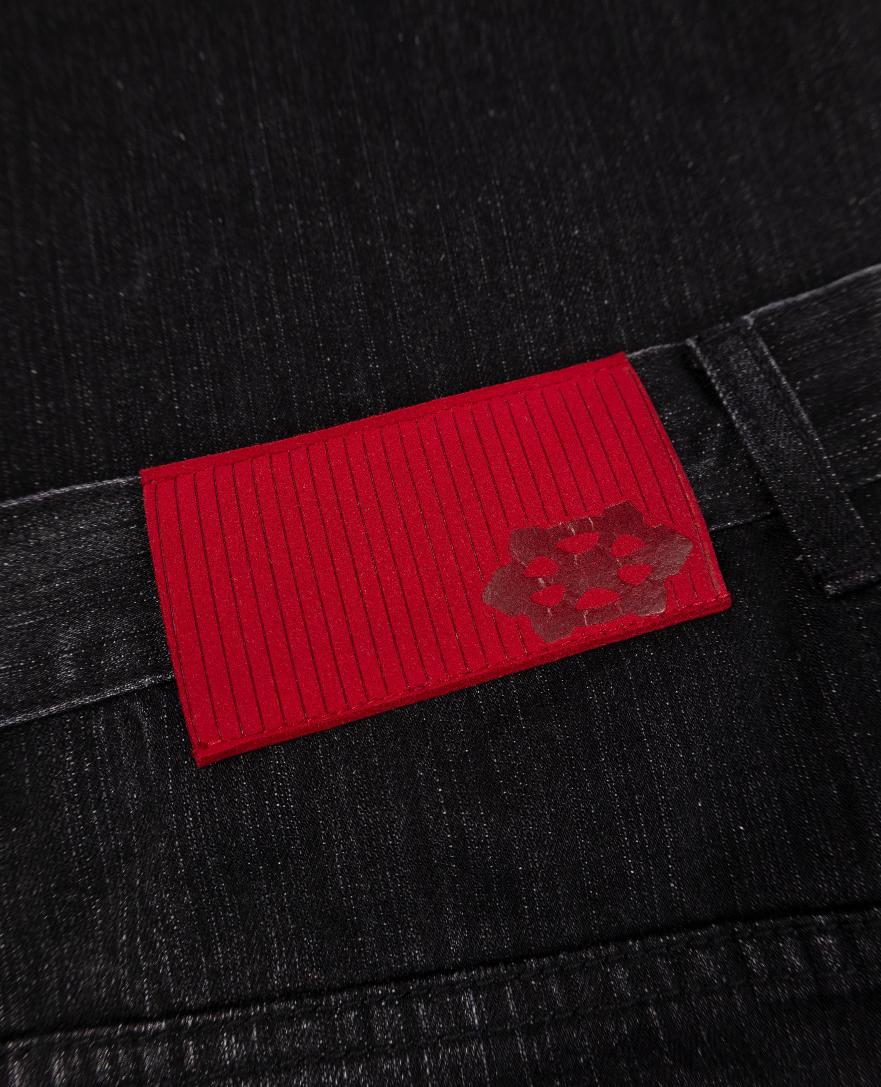 LOOSE-FIT EVERYDAY DENIM