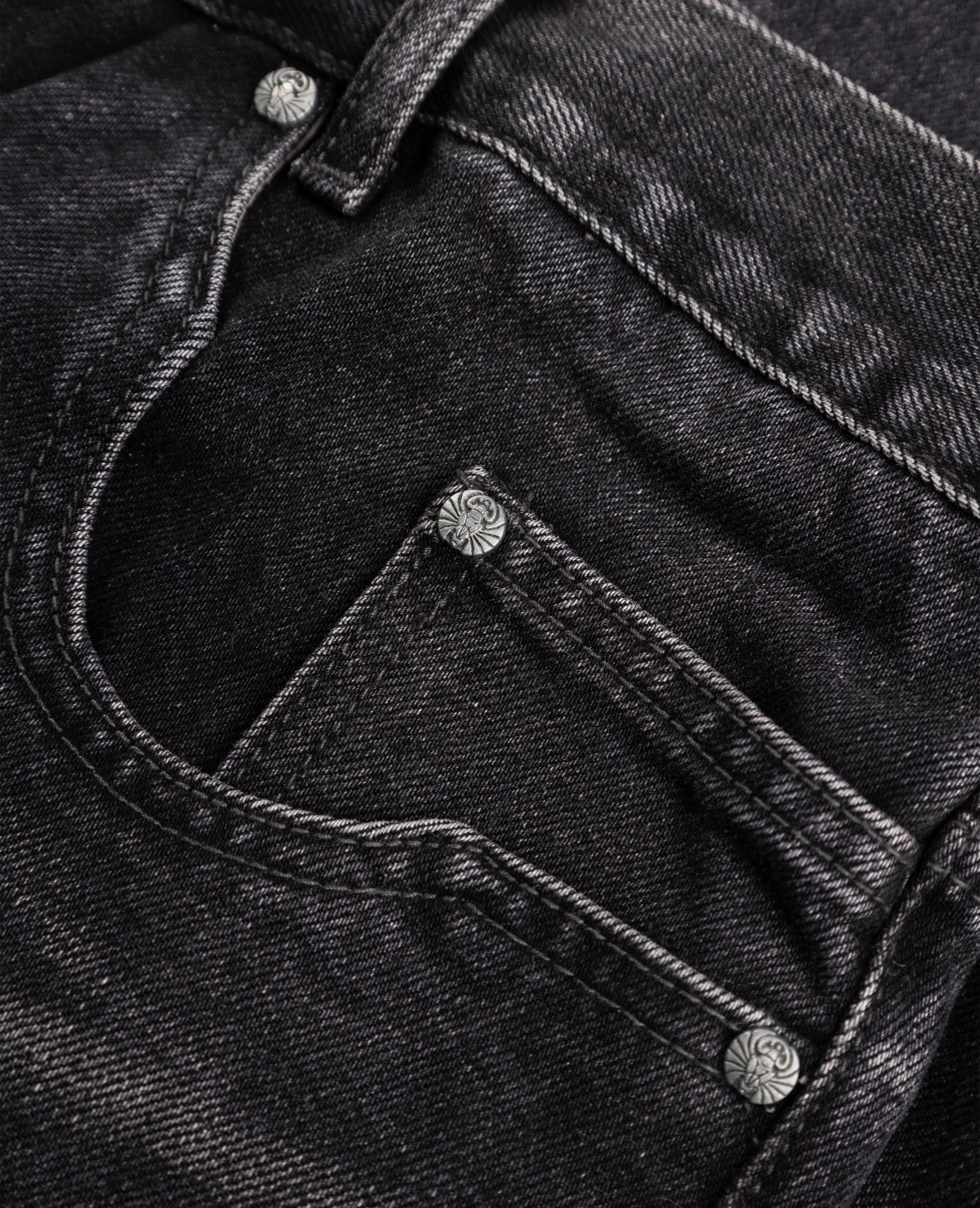 ULTRA-LOOSE FIT EVERYDAY DENIM