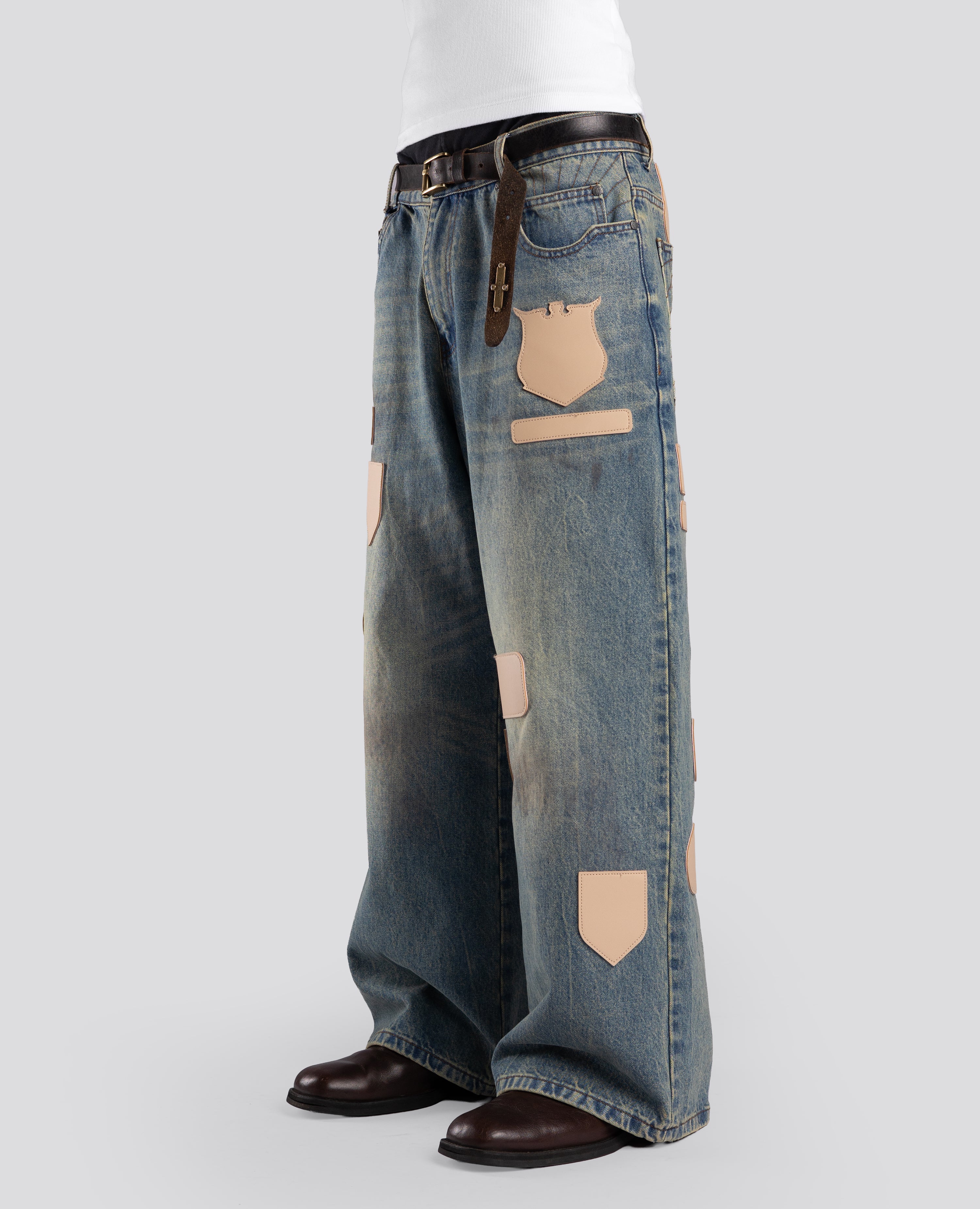 ULTRA-LOOSE BLUE BADGES DENIM