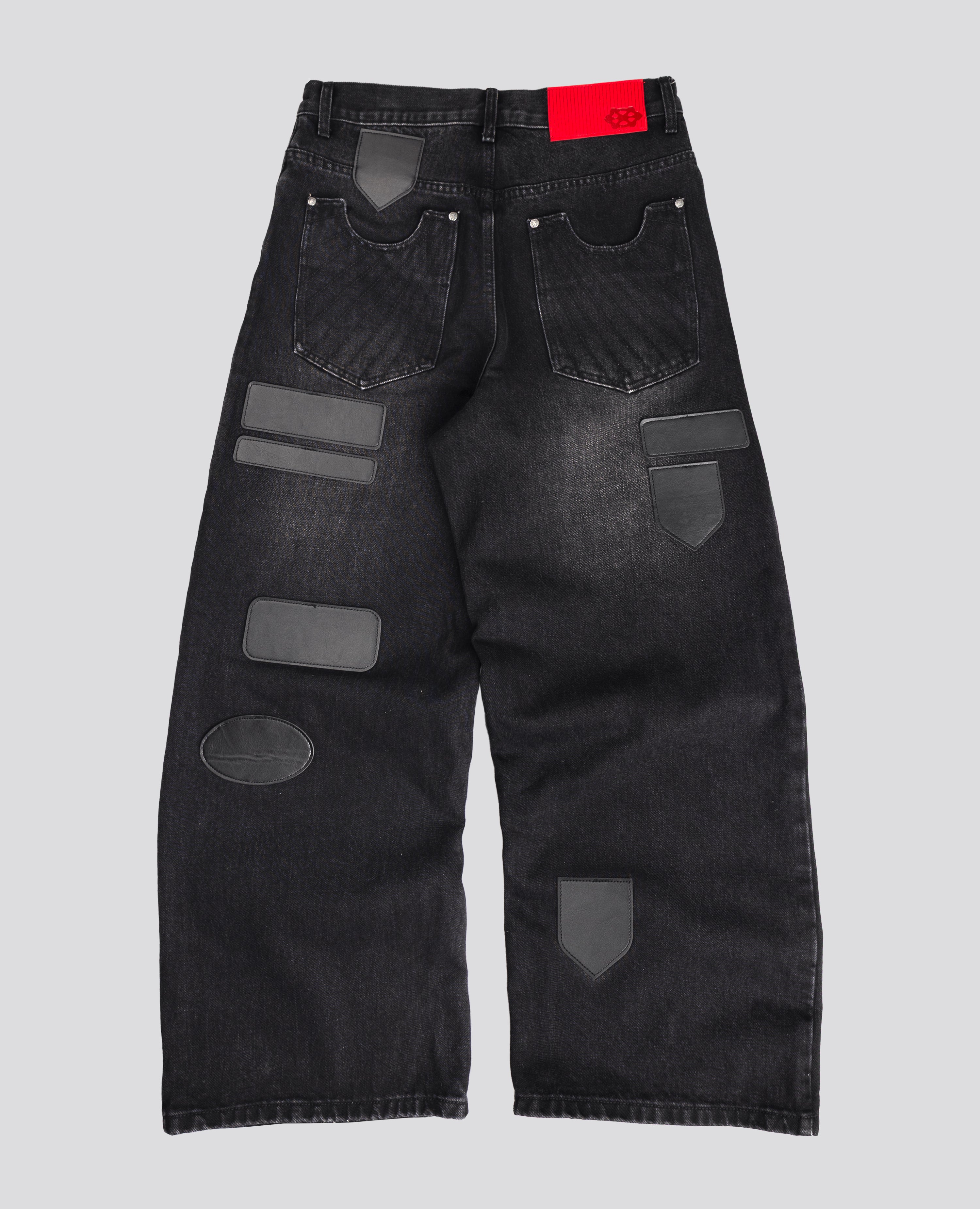 ULTRA-LOOSE BLACK BADGES DENIM