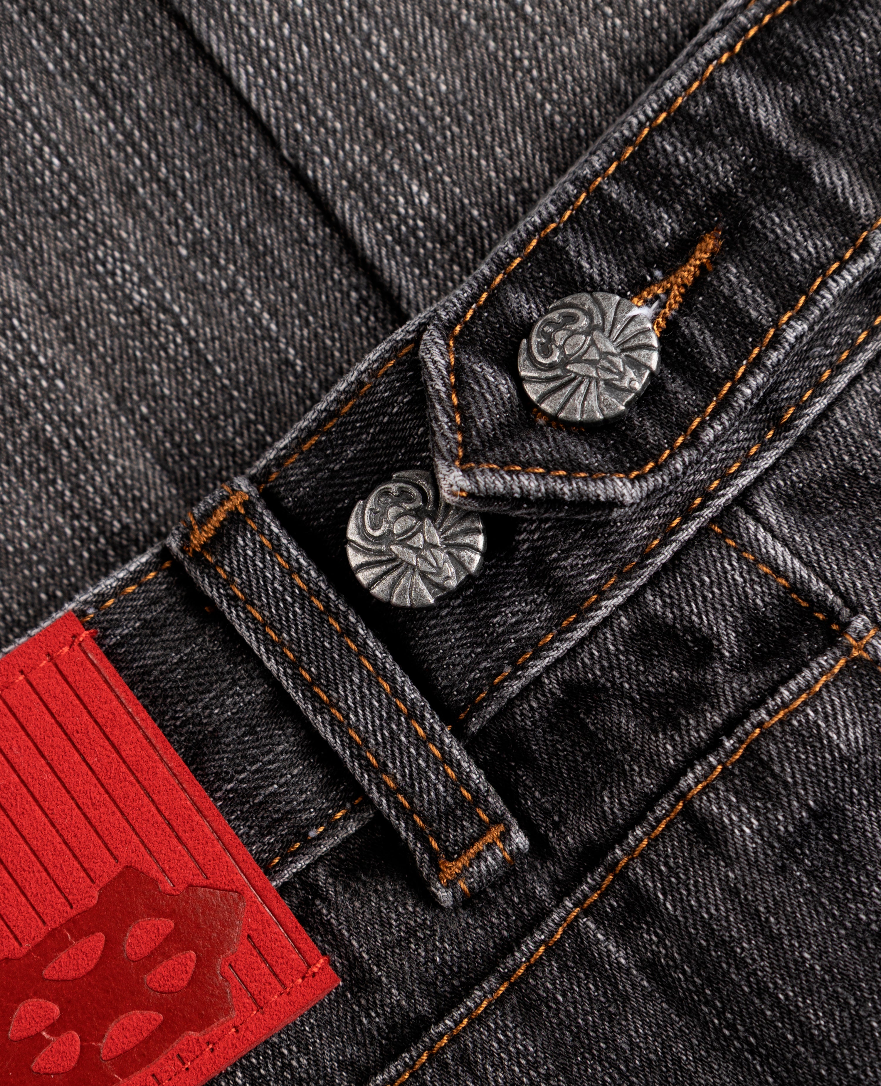 BLACK OPENING BOOTCUT DENIM