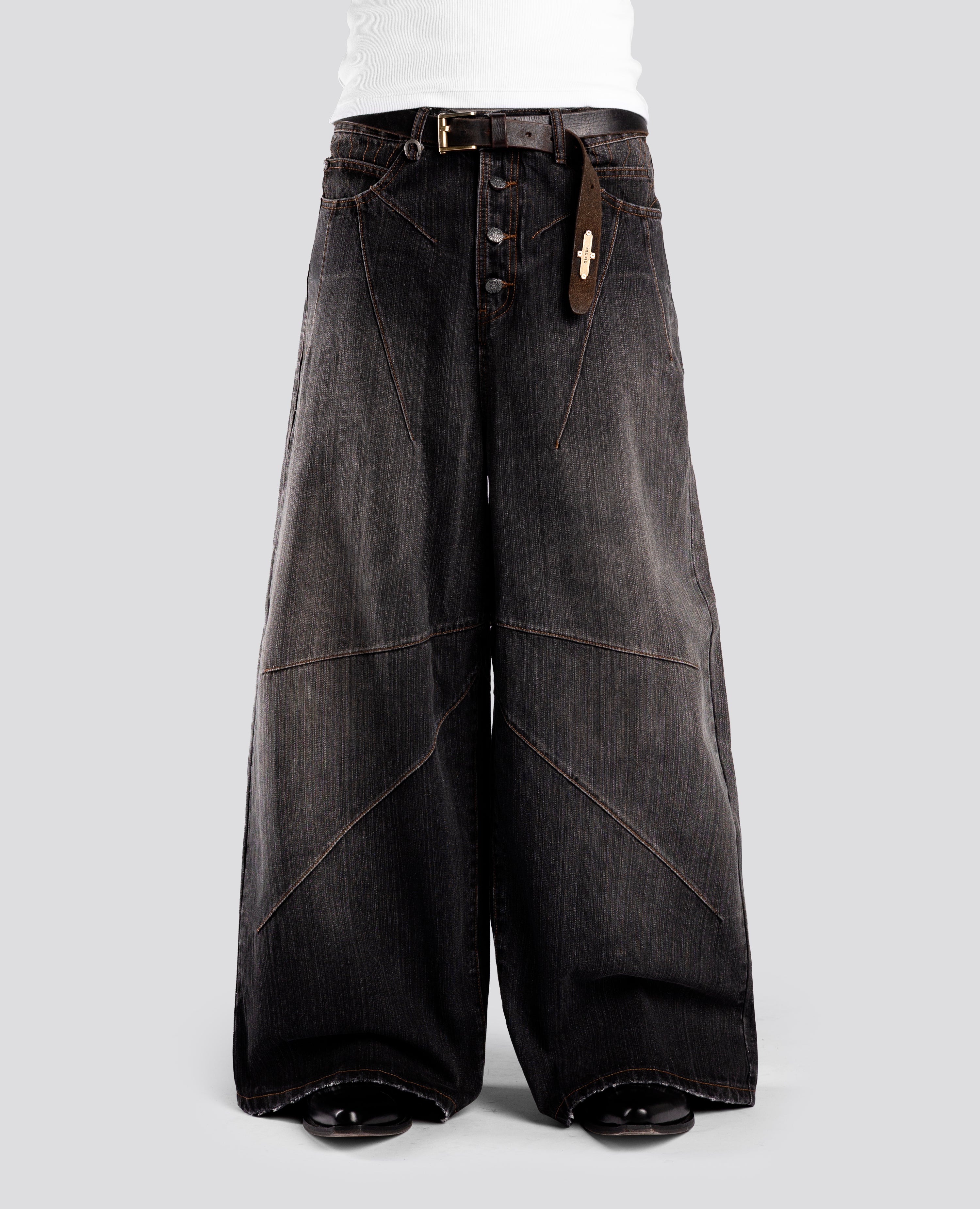 BLACK BEAM ULTRA-LOOSE FIT DENIM