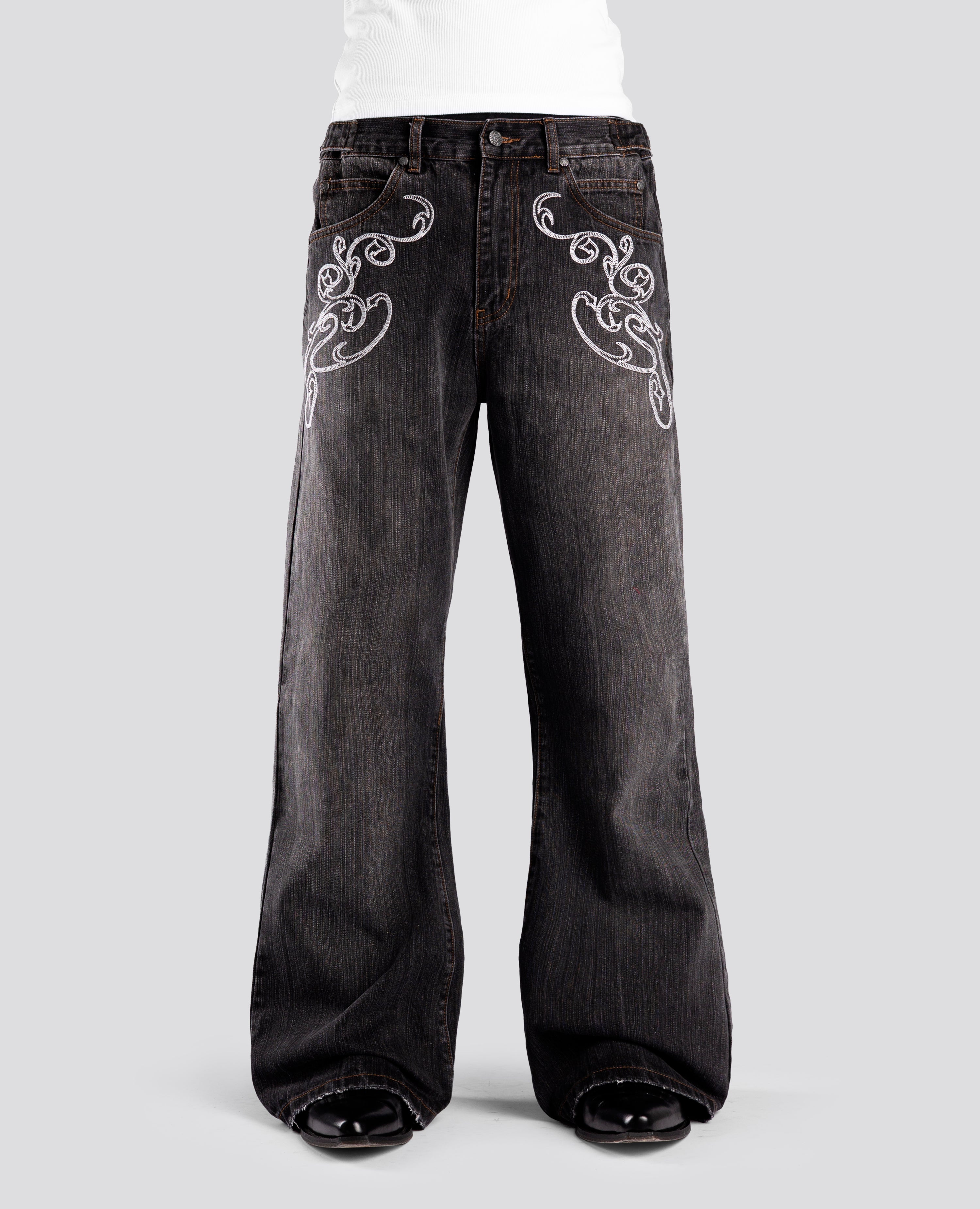 BLACK OPENING BOOTCUT DENIM
