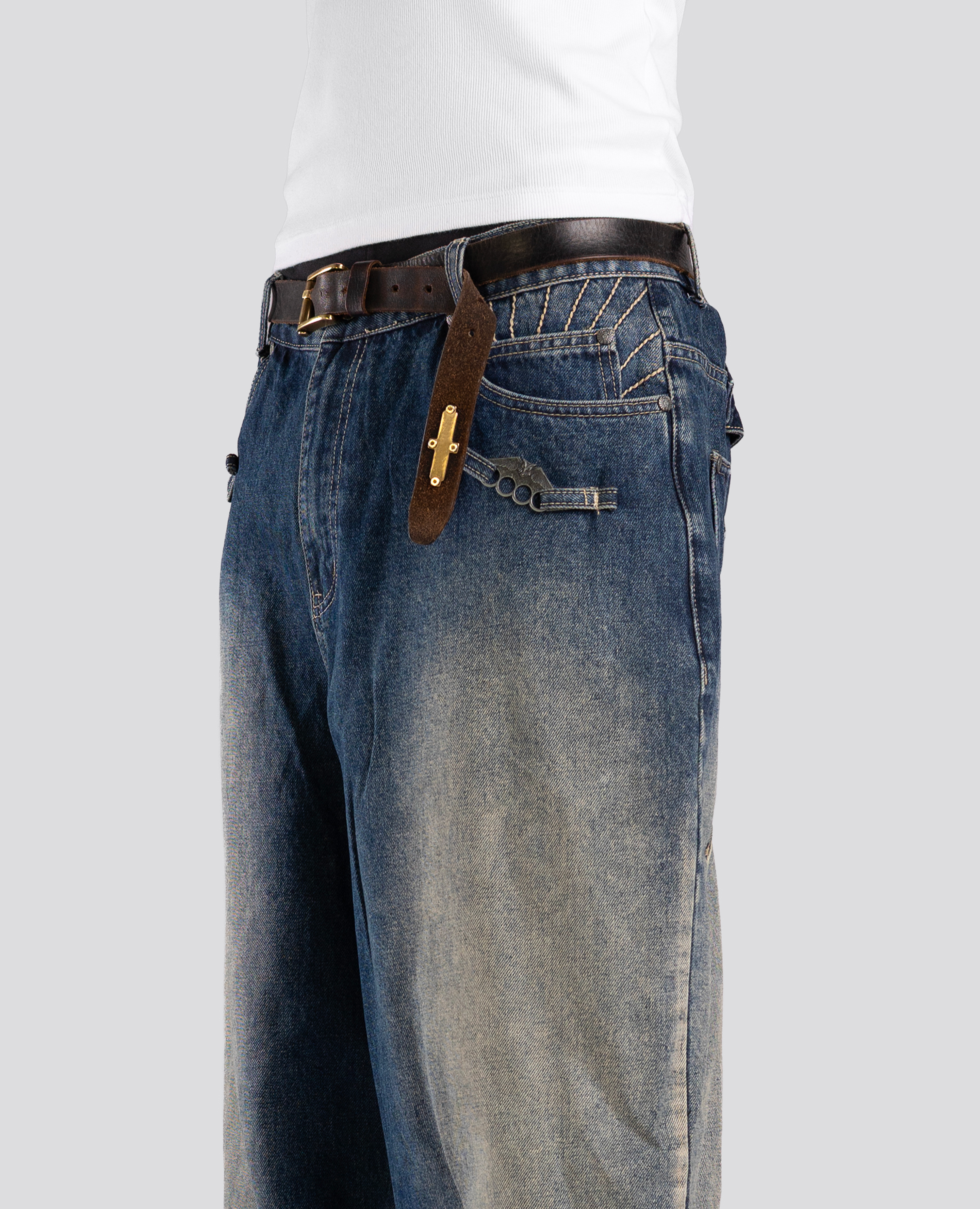 BLUE KNUCKLE LOOSE-FIT DENIM