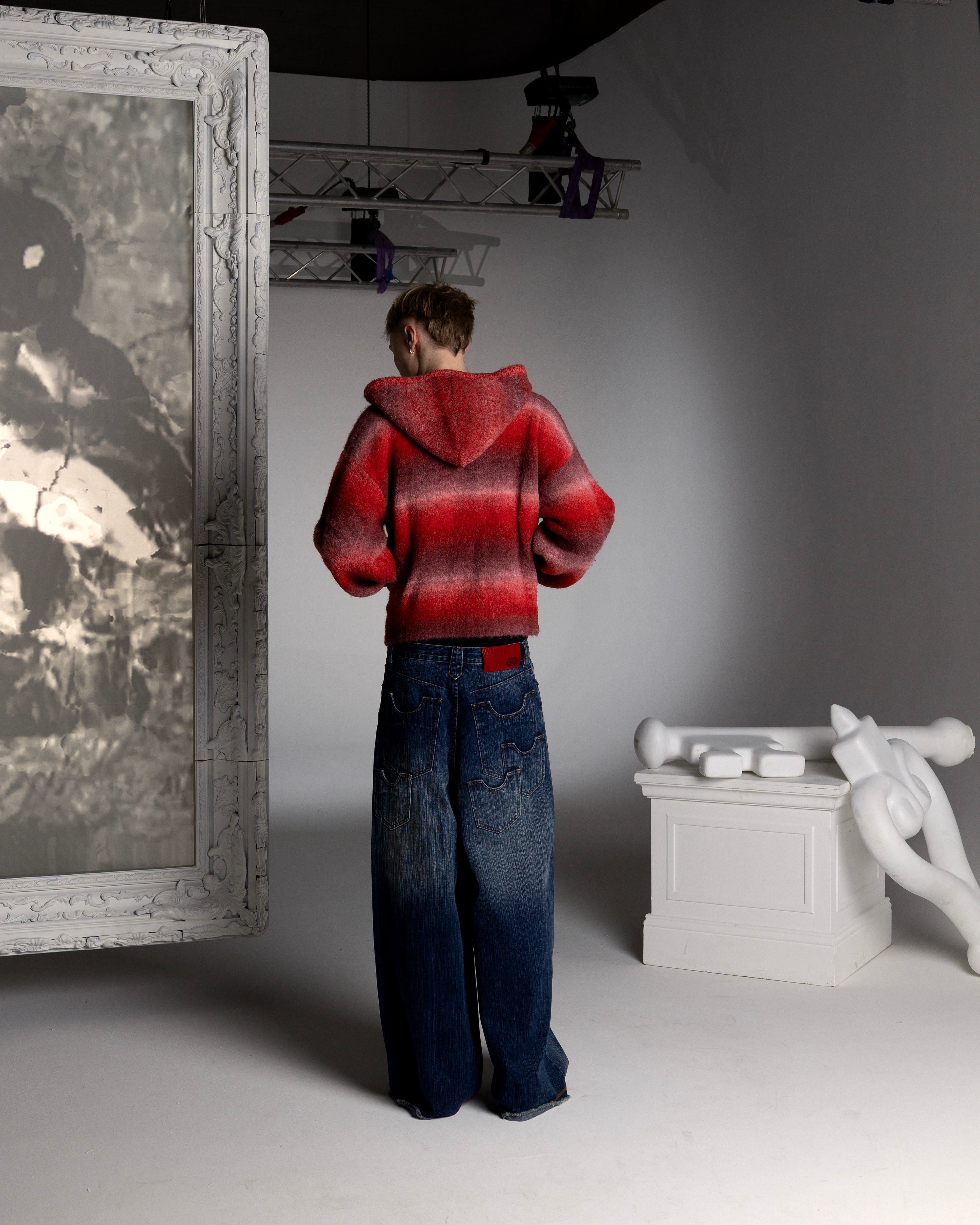 SOLAR RED GRADIENT ZIP