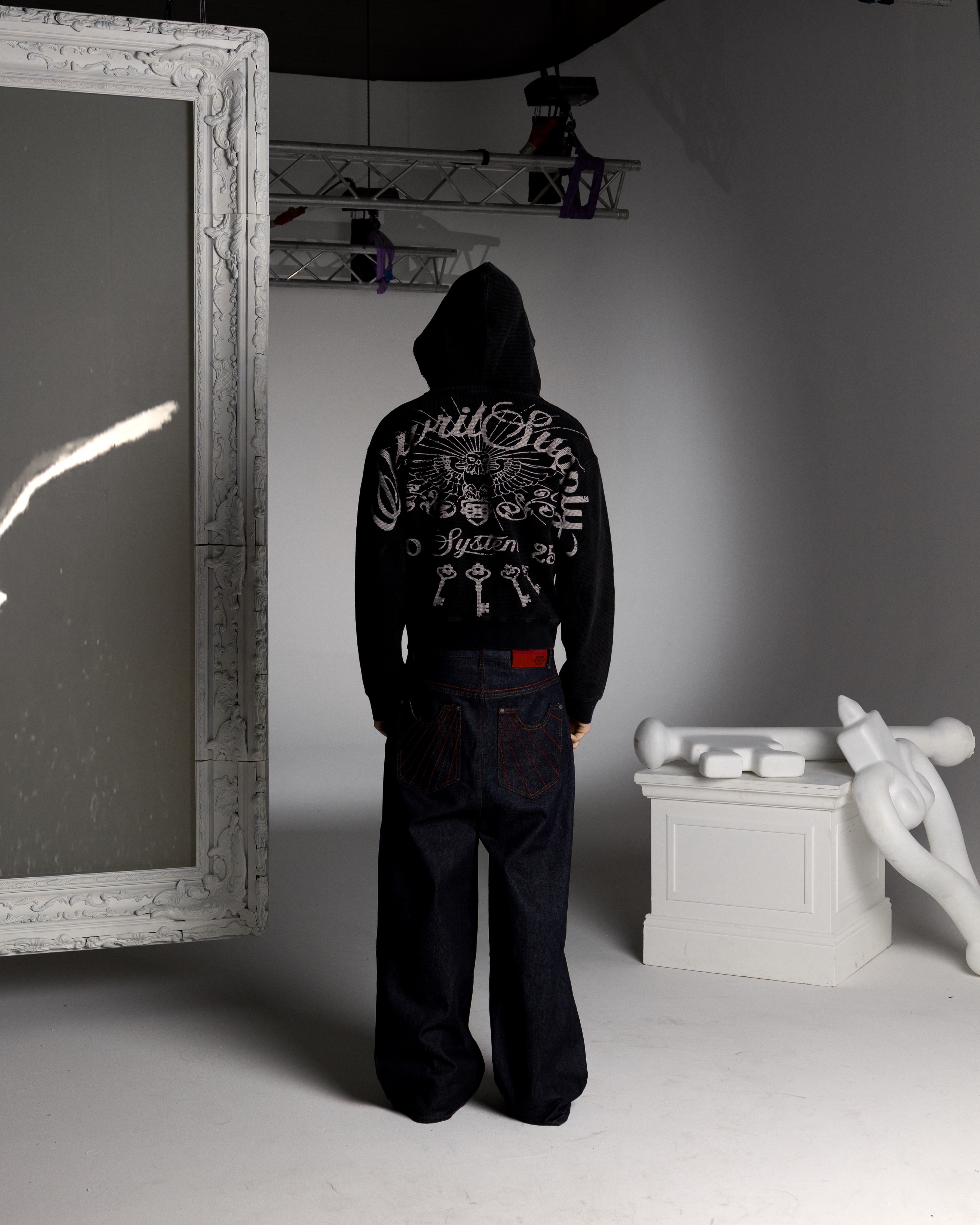 BLACK OPENING WAFFLE ZIP