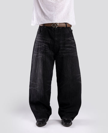 LOOSE-FIT EVERYDAY DENIM