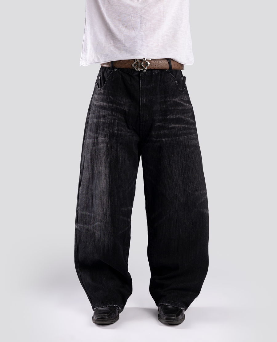 LOOSE-FIT EVERYDAY DENIM